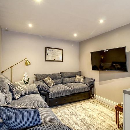 6 Dbl Bed, Central Huddersfield House Inc Parking מראה חיצוני תמונה