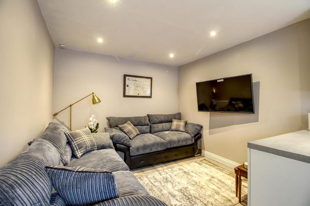 6 Dbl Bed, Central Huddersfield House Inc Parking מראה חיצוני תמונה