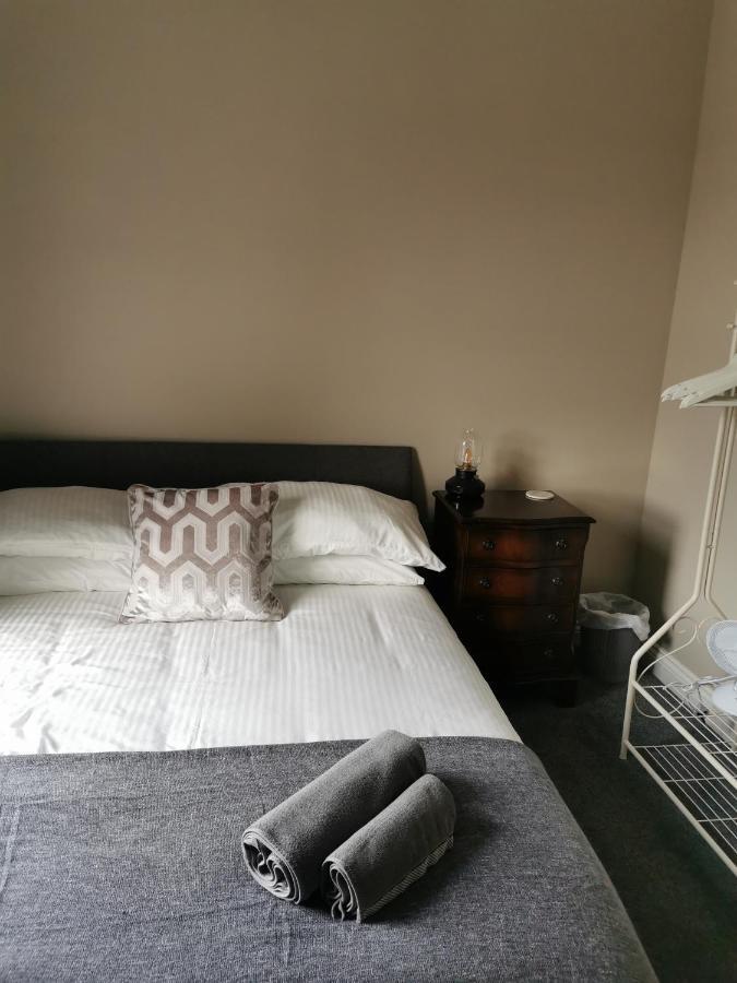6 Dbl Bed, Central Huddersfield House Inc Parking מראה חיצוני תמונה