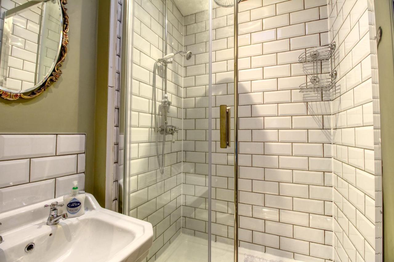 6 Dbl Bed, Central Huddersfield House Inc Parking מראה חיצוני תמונה